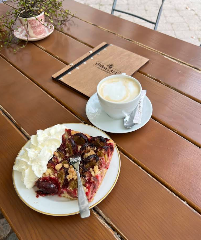 Kaffee und Kuchen im Rothüs